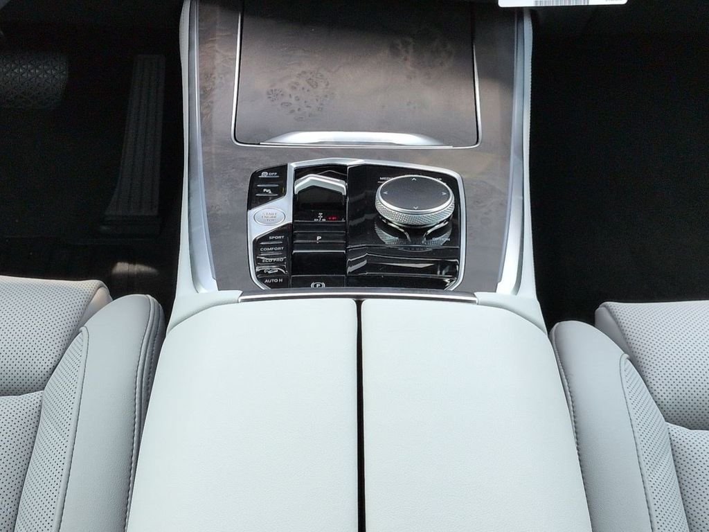 New 2026 Alpine White BMW xDrive40i image 19