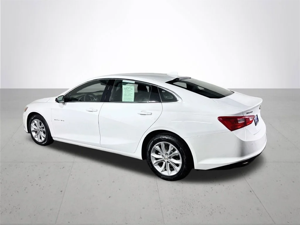 Used 2025 White Chevrolet LT image 8