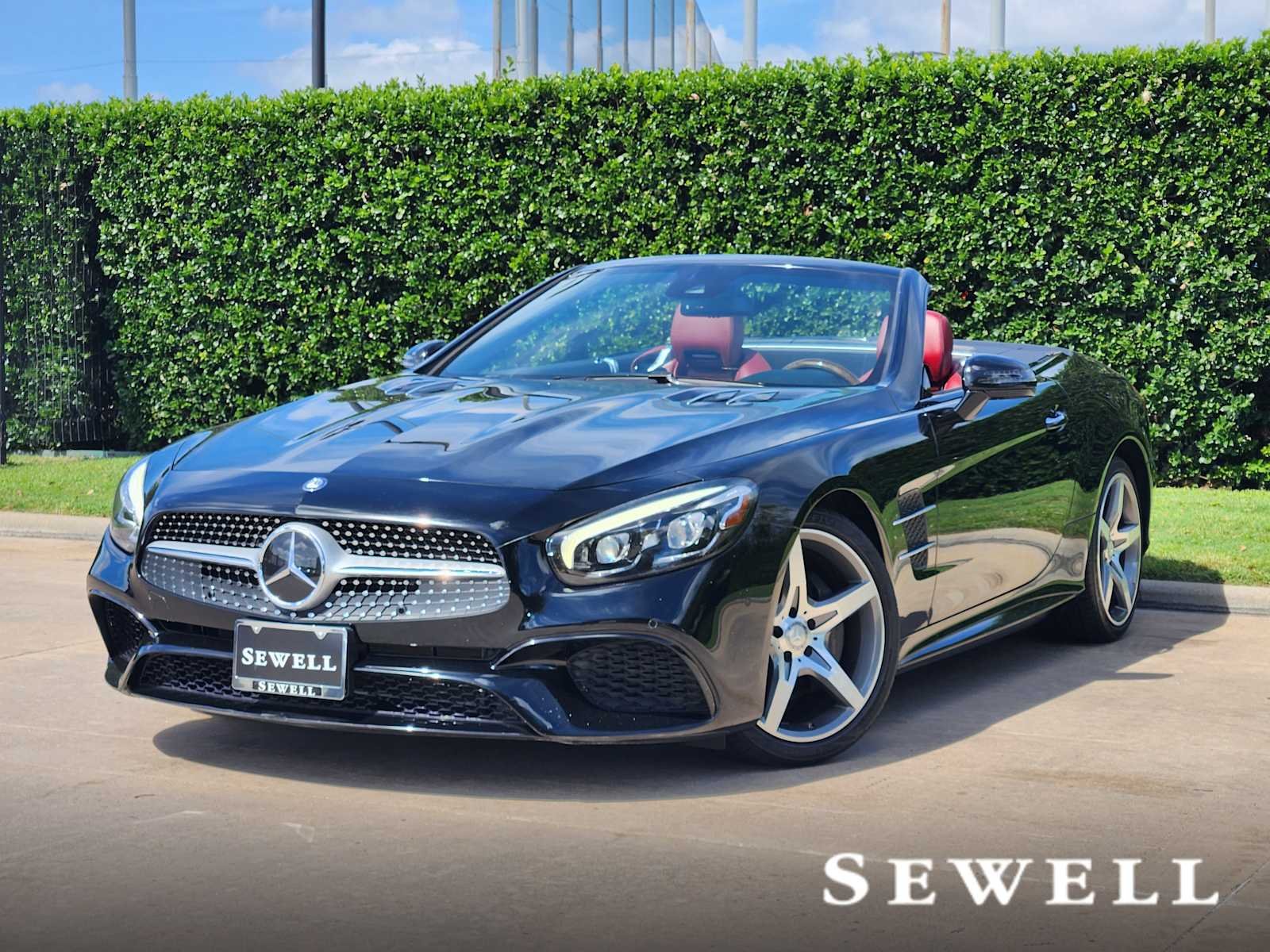 Pre-Owned 2017 Mercedes-Benz SL 550