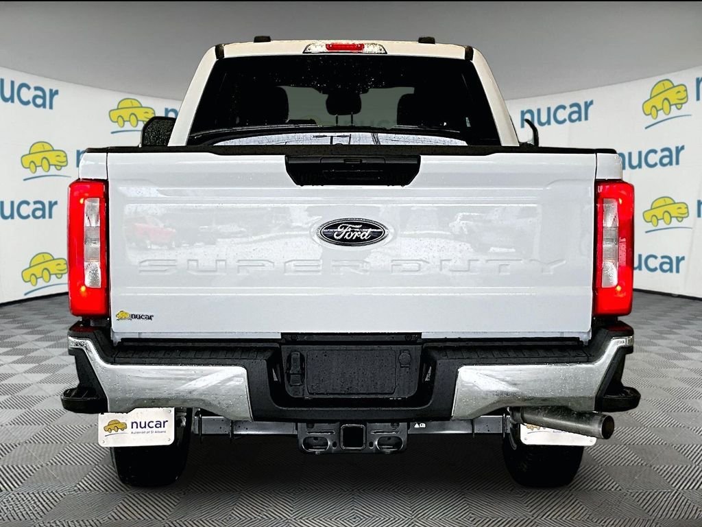 New 2026 Oxford White Ford XLT image 6