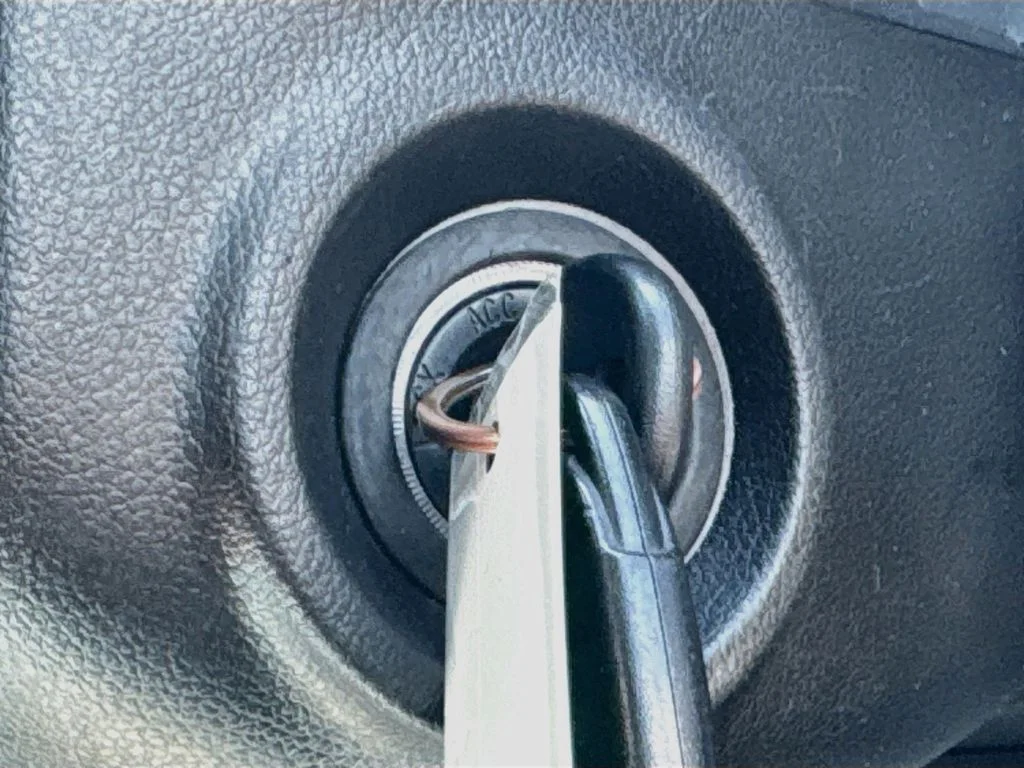 Used 2017 Silver Hyundai SE image 18
