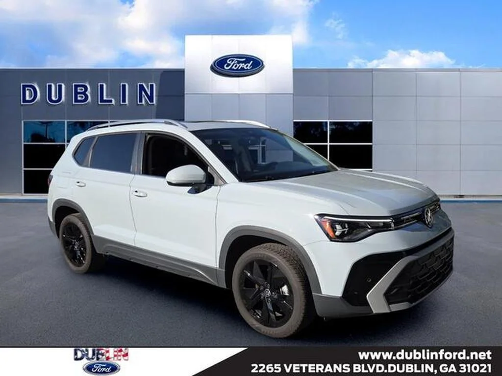 2025 Volkswagen Taos SE