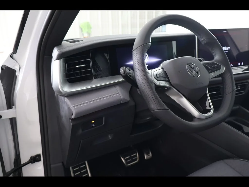 New 2026 White/off-white Volkswagen 2.0T SE R-Line Black image 12