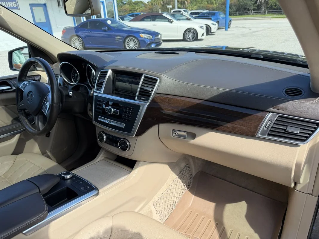 Used 2014  Mercedes-Benz 4MATIC® image 22