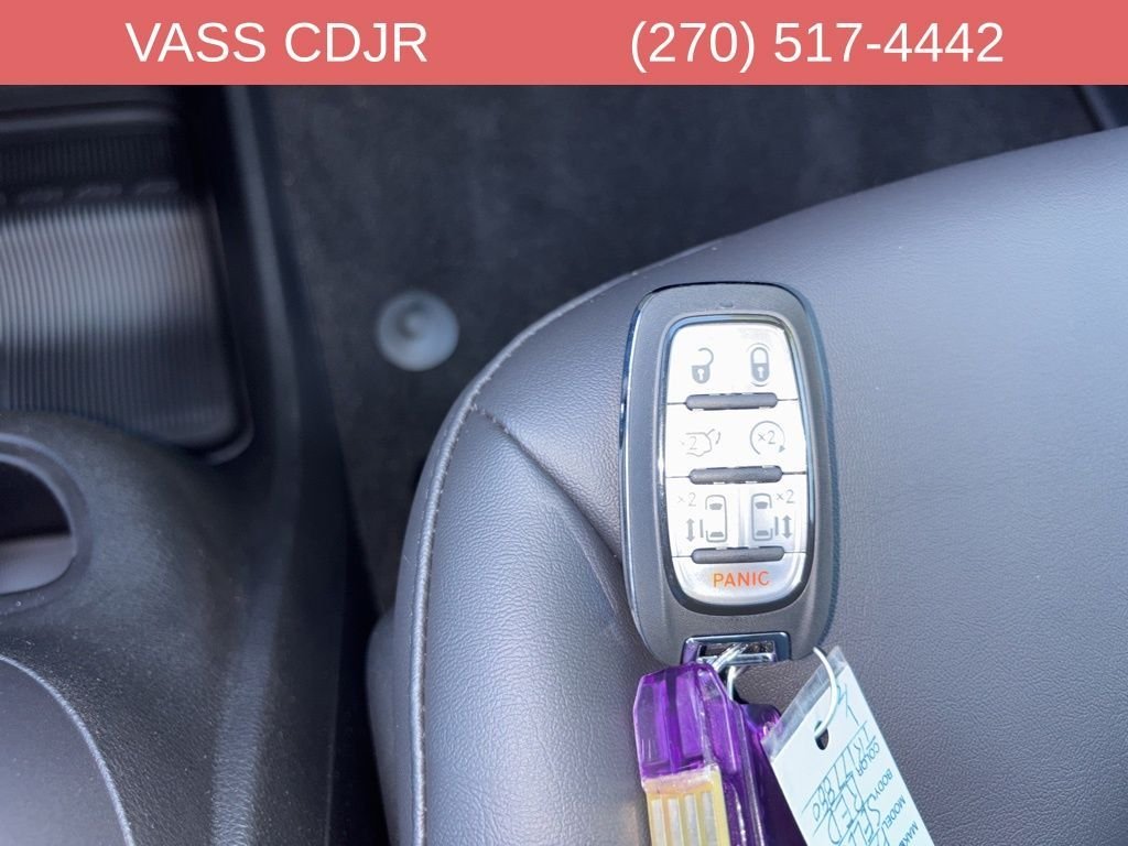 2026 Chrysler Pacifica Select - Photo 27