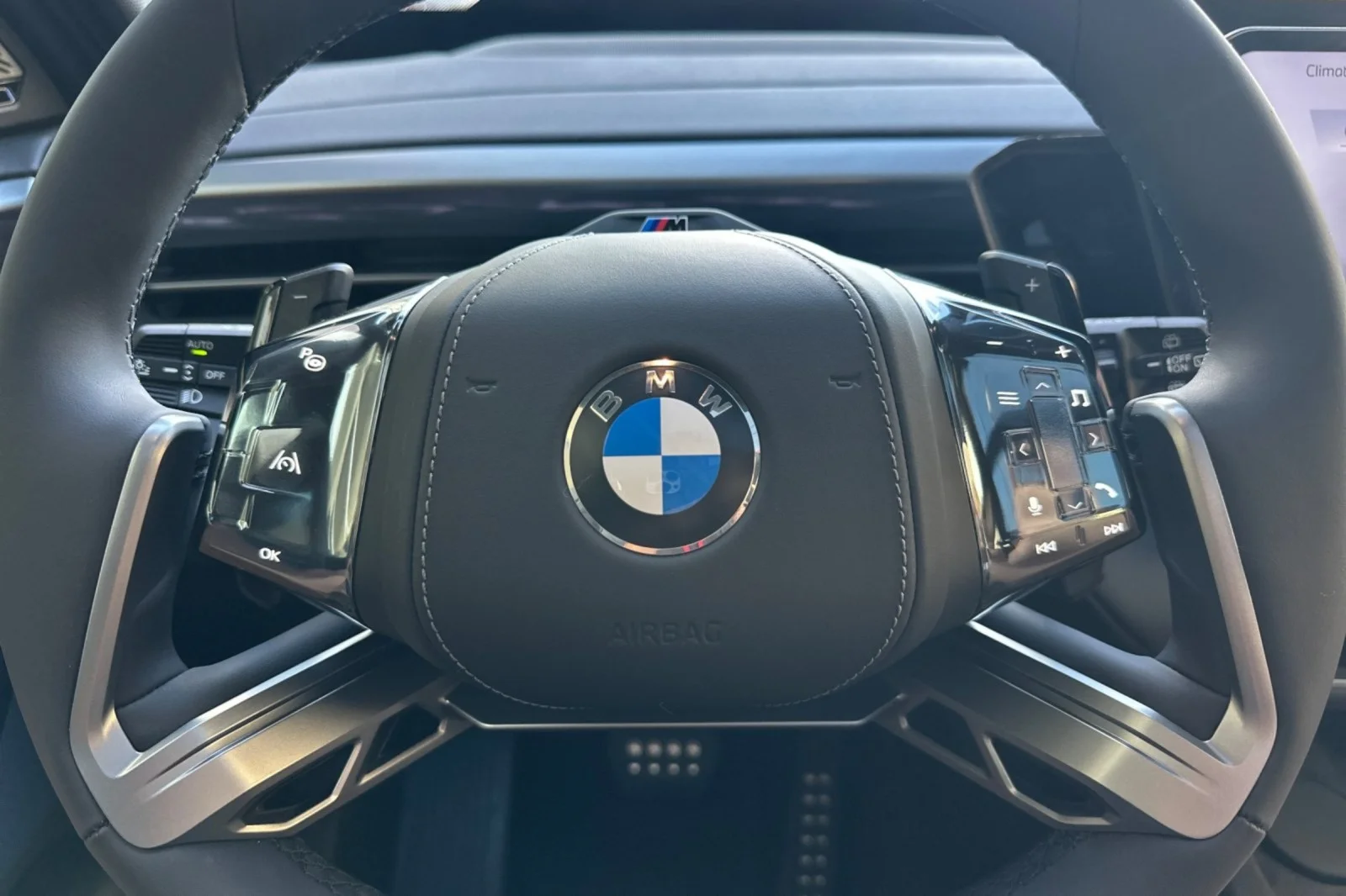 New 2027 Alpine White BMW 40 xDrive image 22