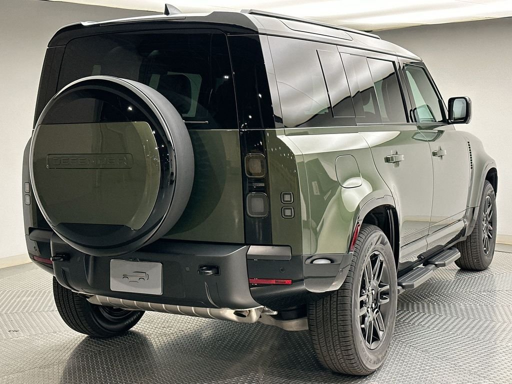 New 2026 Woolstone Green Land Rover X-Dynamic SE image 11