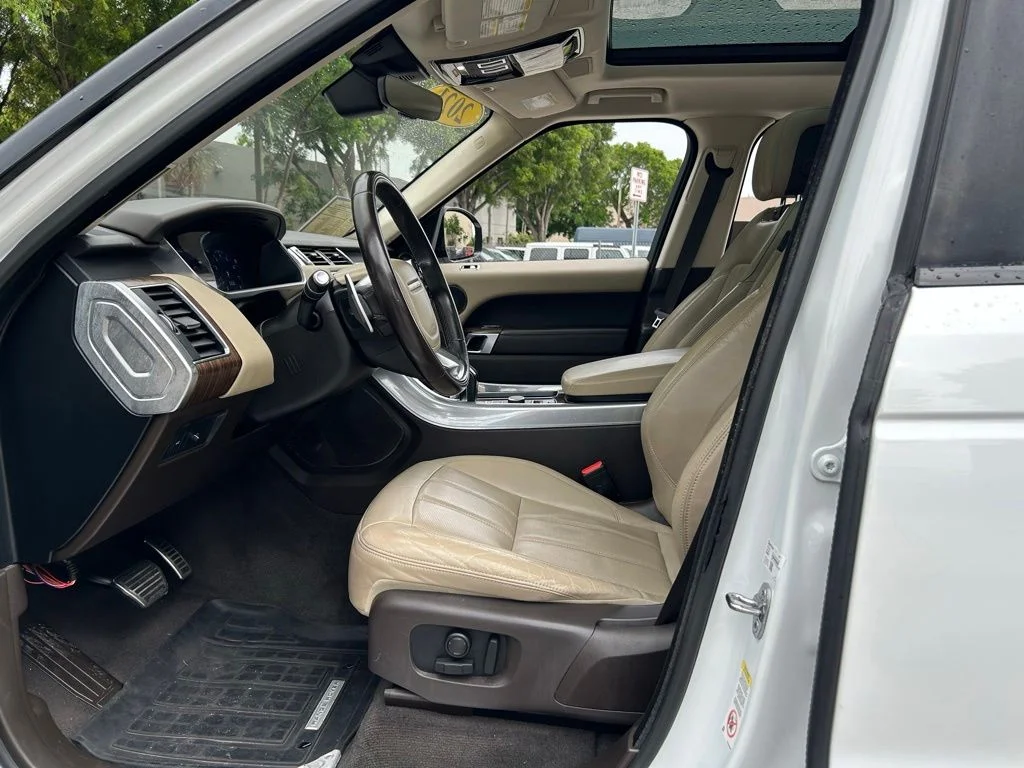 Used 2021 White Land Rover HSE Silver Edition image 15