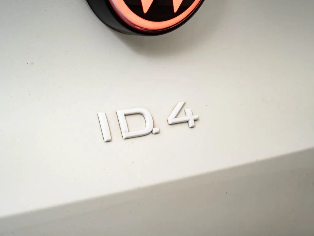 Used 2023 Opal White Volkswagen Pro S image 16