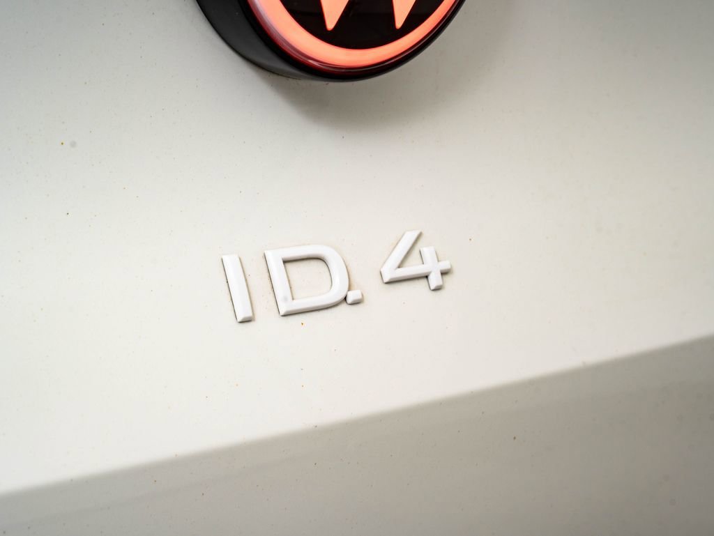 Used 2023 Opal White Volkswagen Pro S image 16