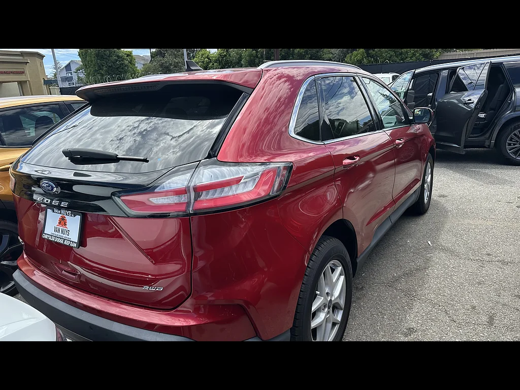 Used 2022 Rapid Red Metallic Tinted Clearcoat Ford SEL image 3