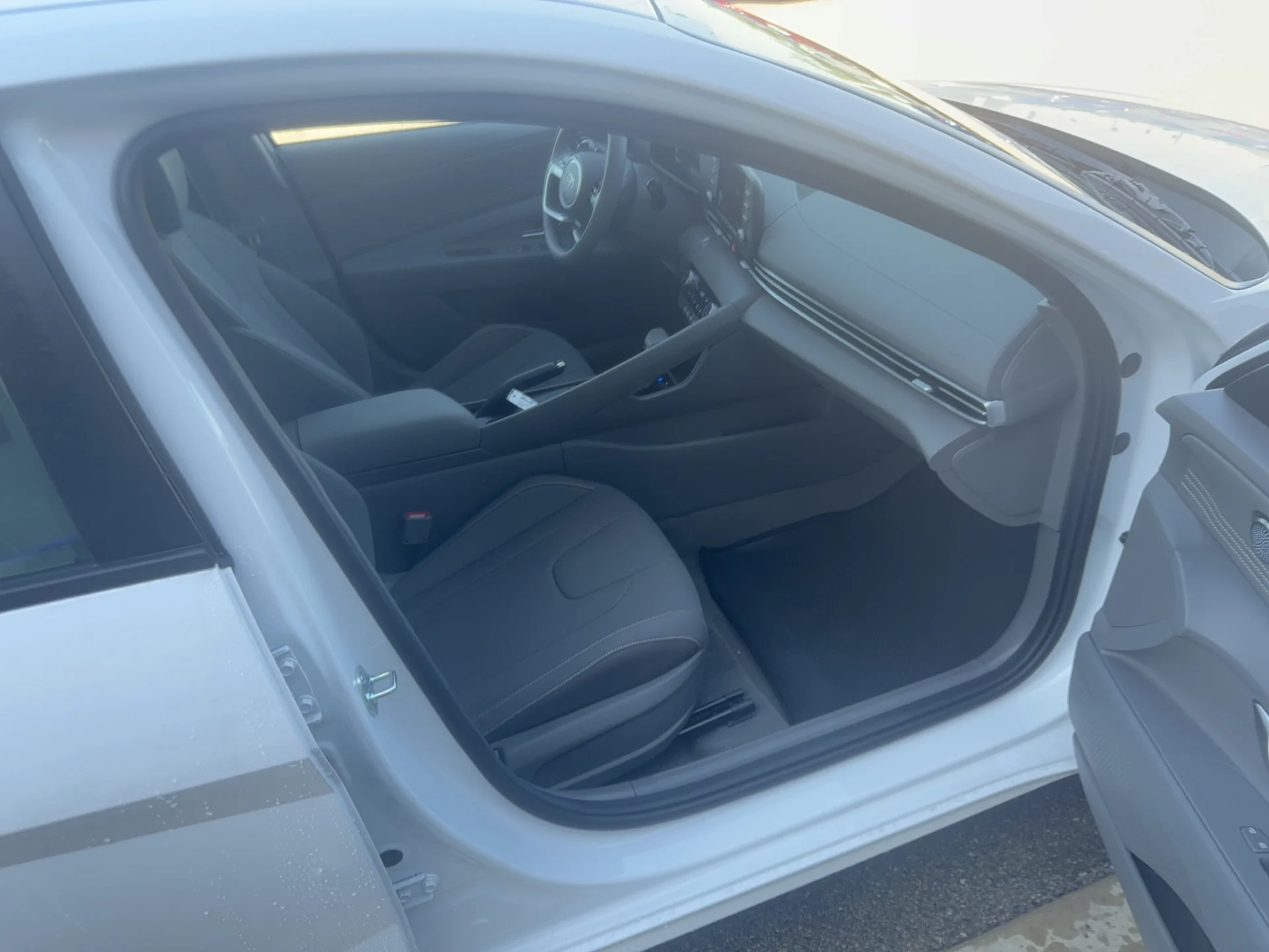 New 2026 Serenity White Pearl Hyundai SEL Sport image 4