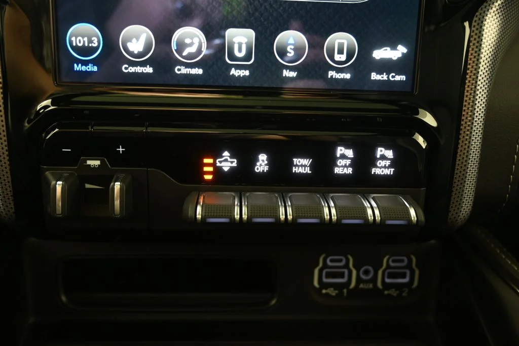 Used 2020 Silver Ram Limited image 31