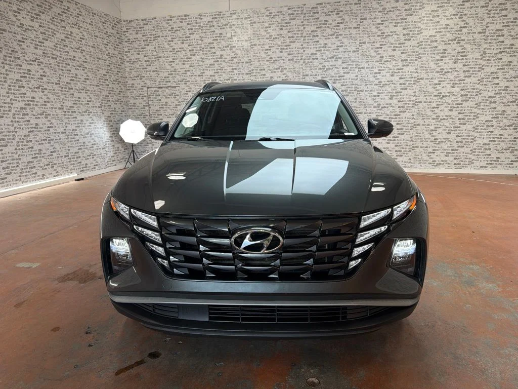 Used 2023 Amazon Gray Hyundai SEL image 2