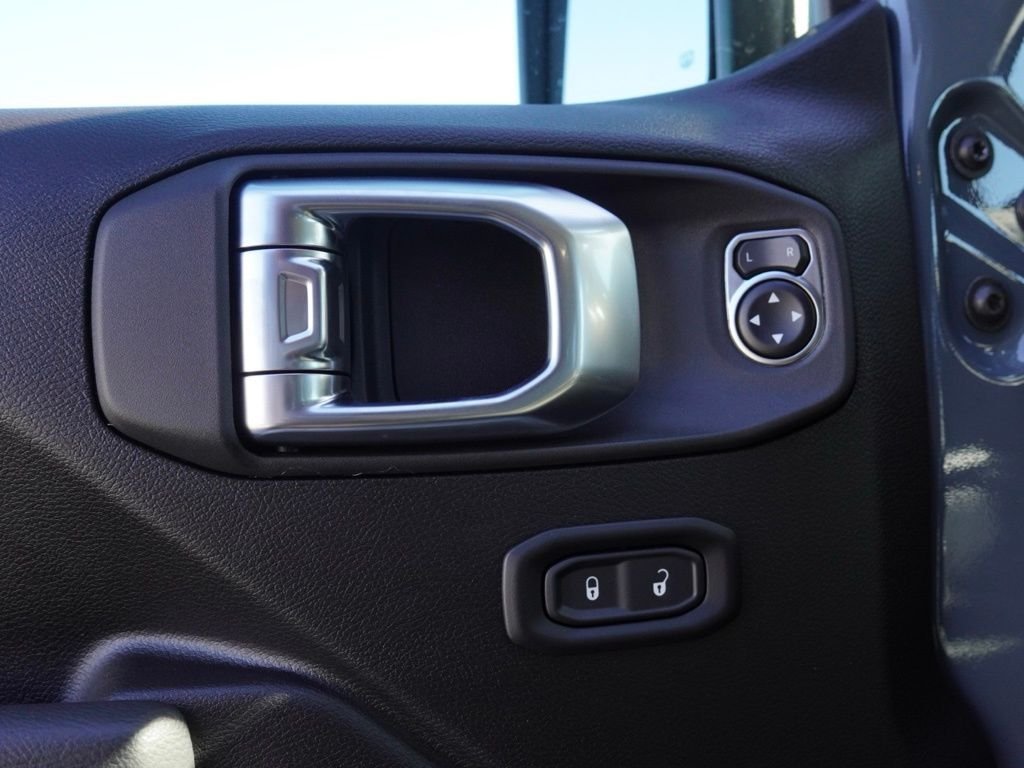 New 2026 Anvil Clear-Coat Exterior Paint Jeep Sport S image 11