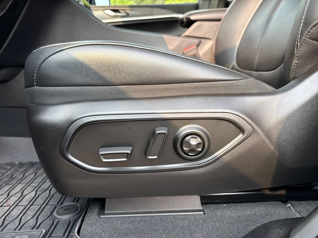 Used 2025 Gray Jeep Limited image 14