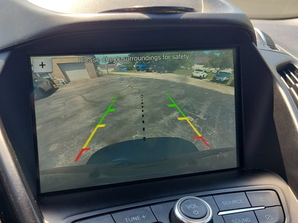 Used 2019 Black Ford SE image 26