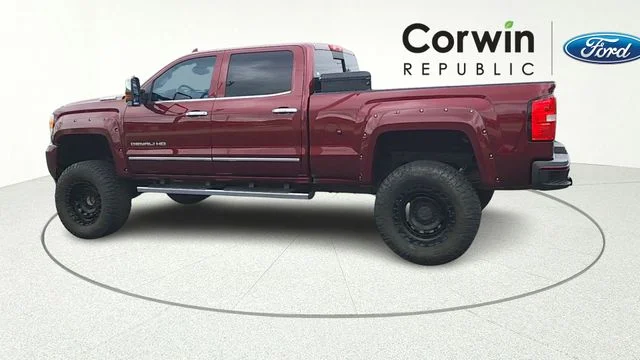 Used 2017 Deep Garnet Metallic GMC Denali image 5