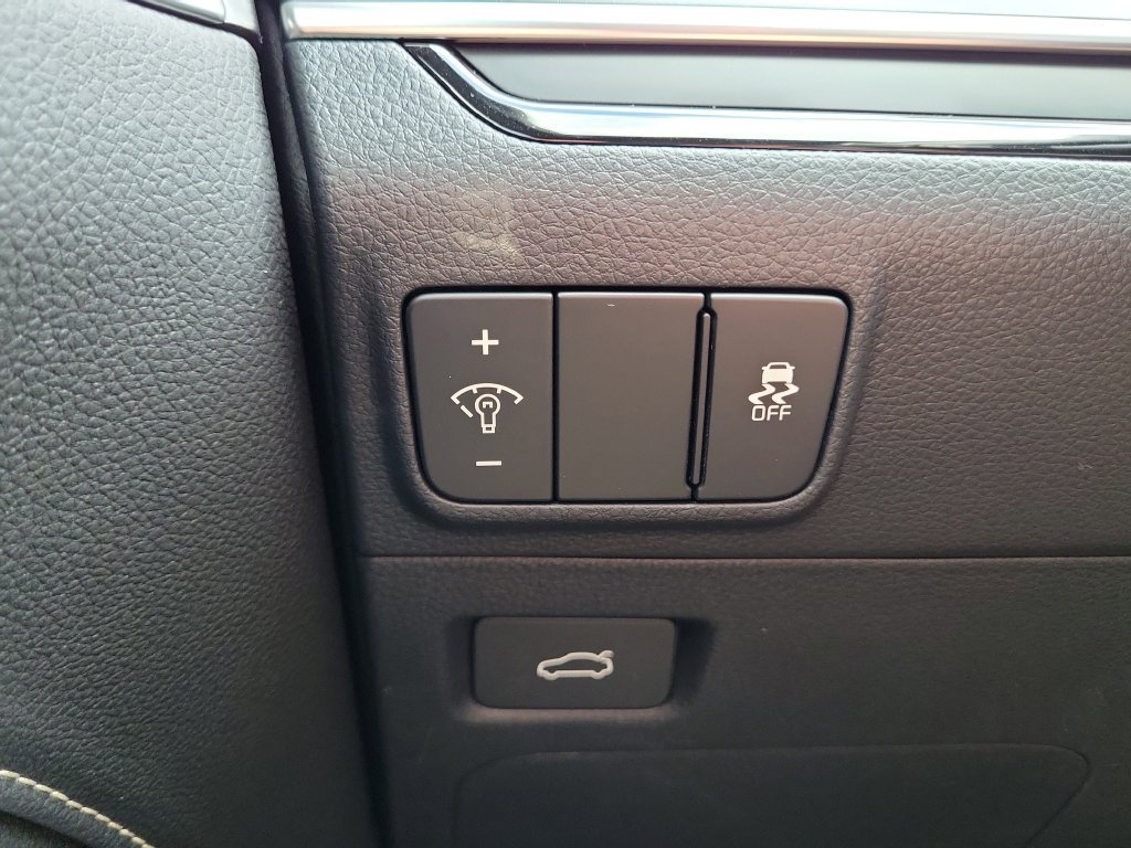 New 2026 Wolf Gray Kia GT-Line FWD image 24