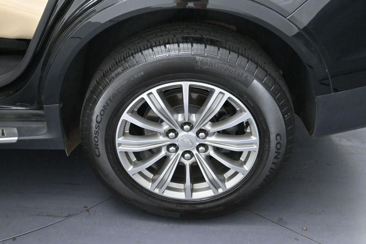 Used 2017 STELLAR BLACK METALLIC Cadillac FWD image 29
