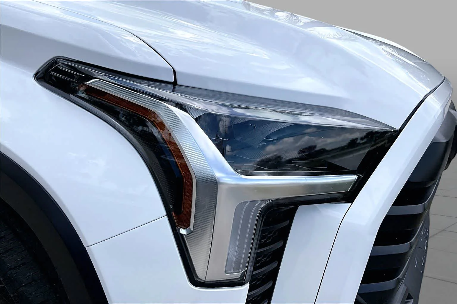Used 2024 Ice Cap Toyota SR5 image 28