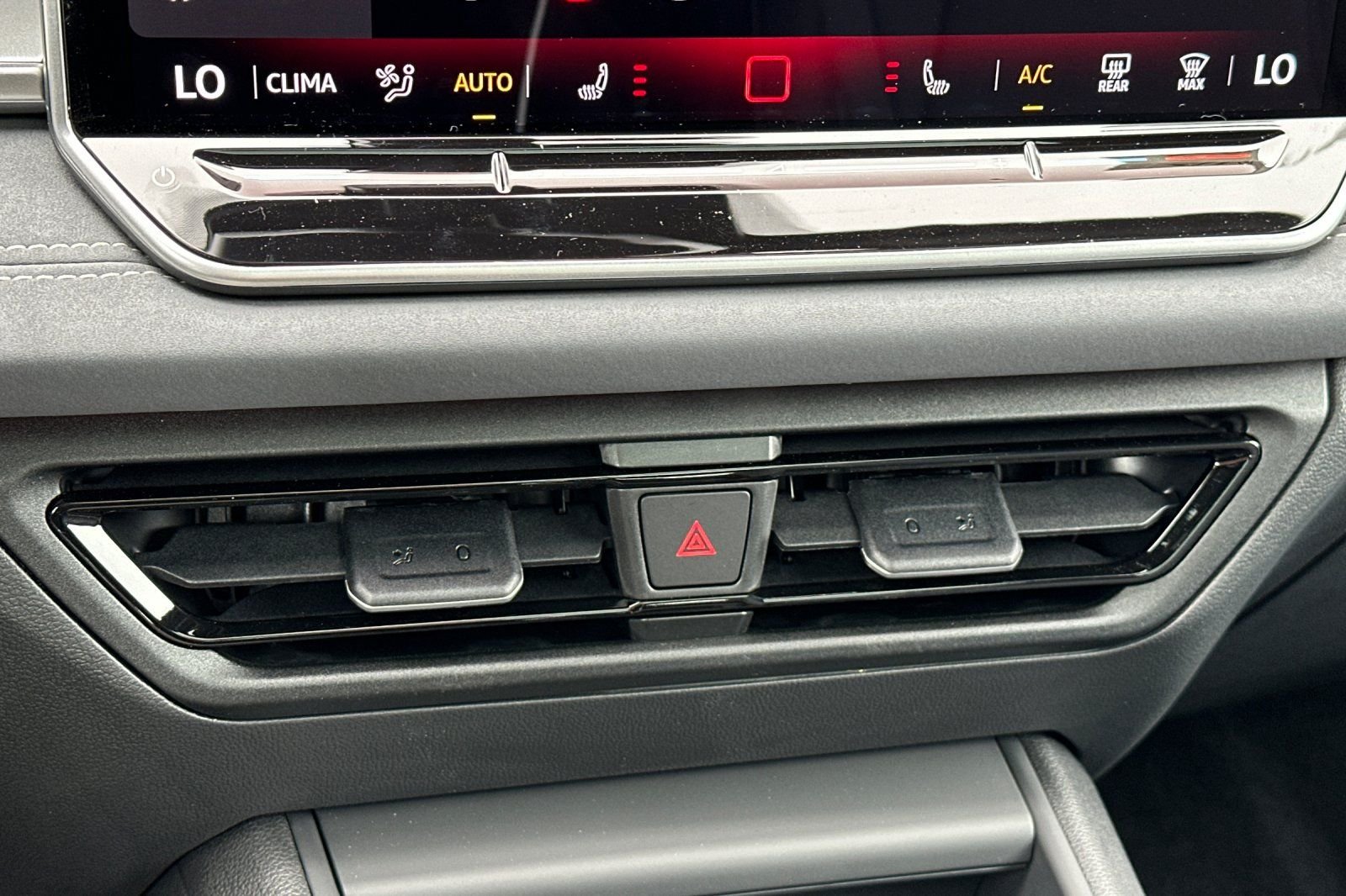 New 2026 Platinum Gray Metallic Volkswagen 2.0T SE R-Line Black image 20