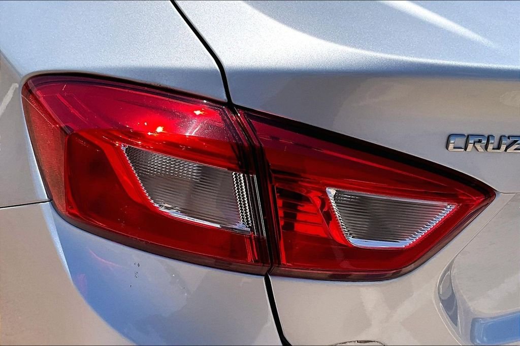 Used 2019 Silver Chevrolet LS image 28