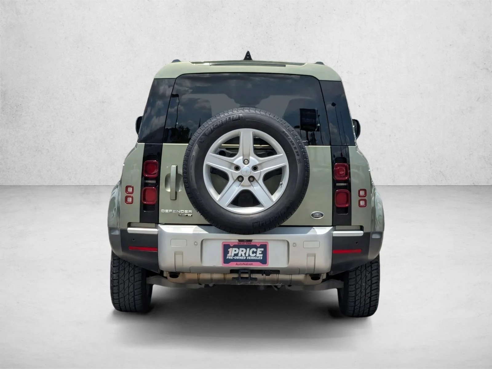 Used 2020 Pangea Green Metallic Land Rover SE image 7