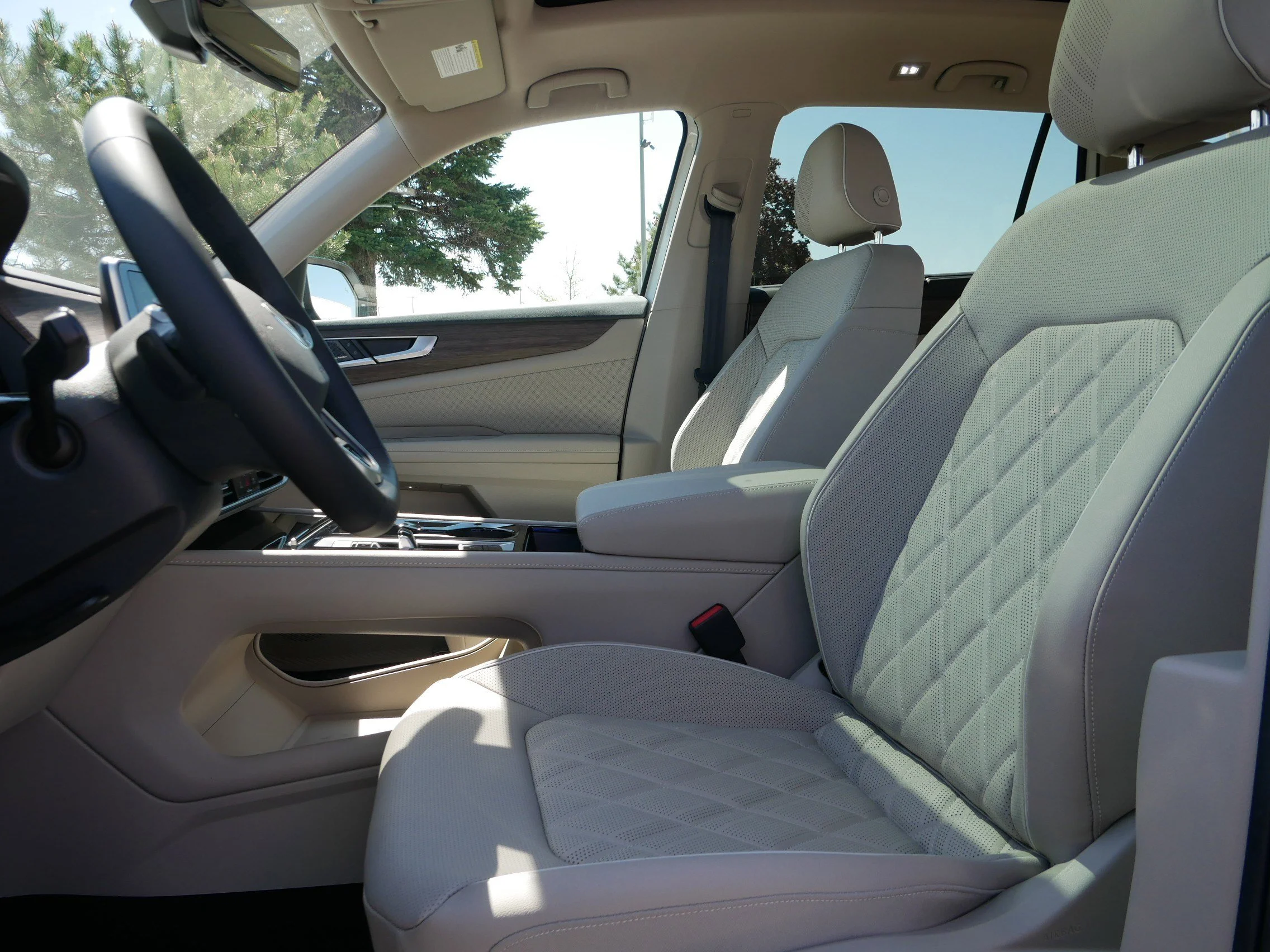 New 2026 Opal White Pearl Volkswagen 2.0T SEL Premium R-Line image 4