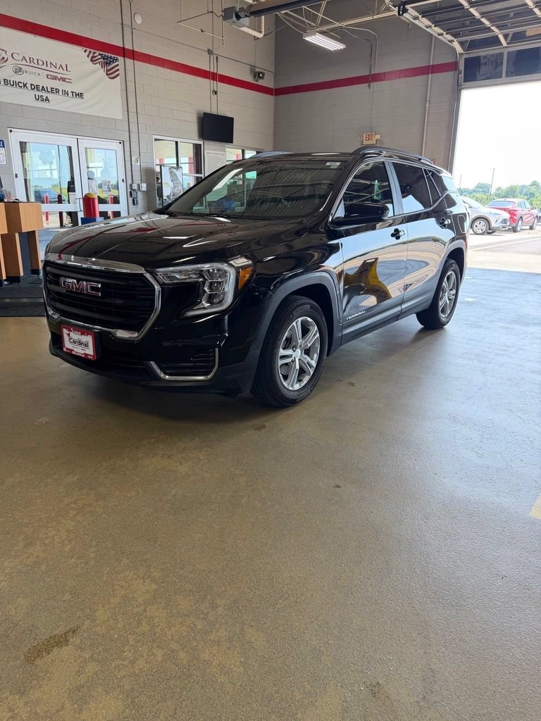 Used 2024 Ebony Twilight Metallic GMC SLE image 21