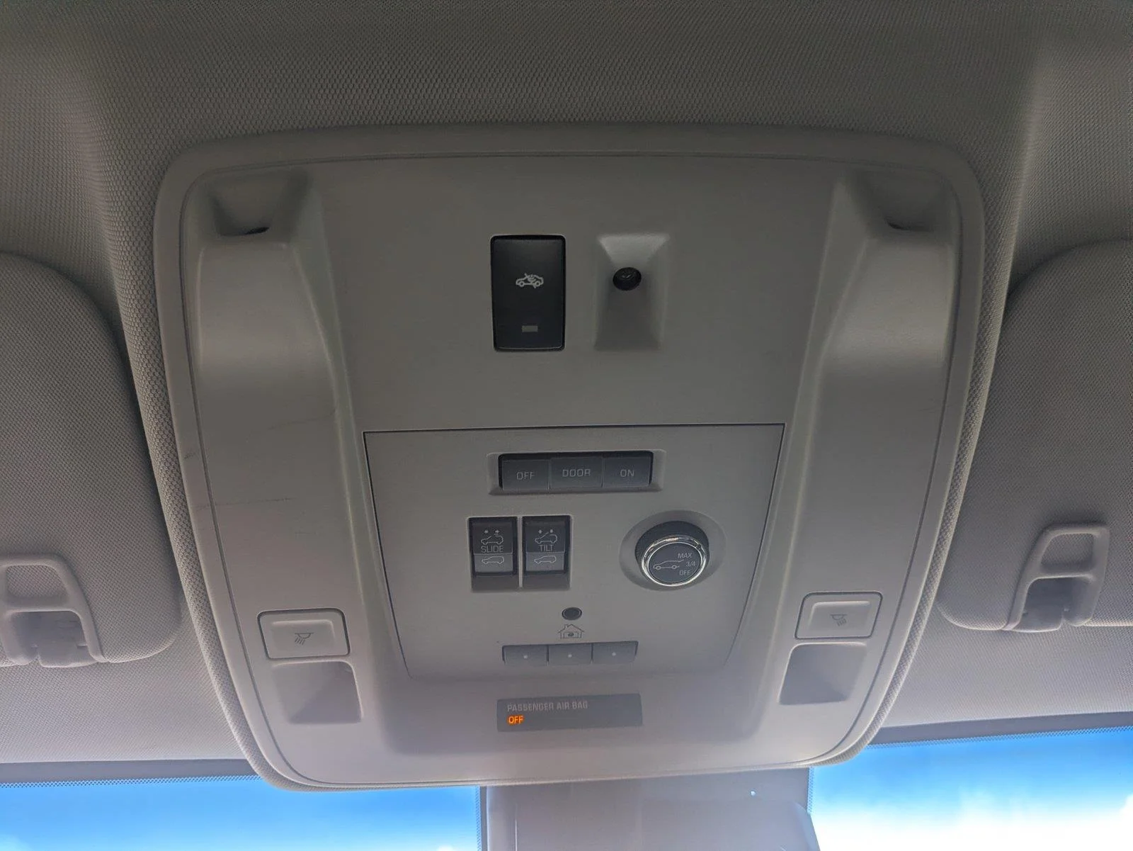 Used 2018 Satin Steel Metallic Chevrolet Premier image 28