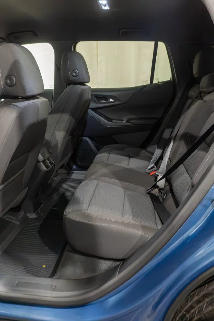 New 2027 Lakeshore Blue Metallic Chevrolet LT image 10
