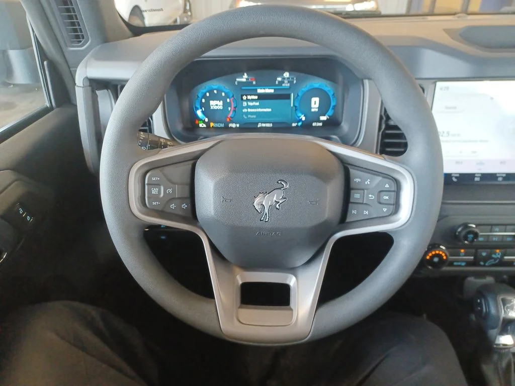 2025 Ford Bronco 4-Door Base - Photo 24