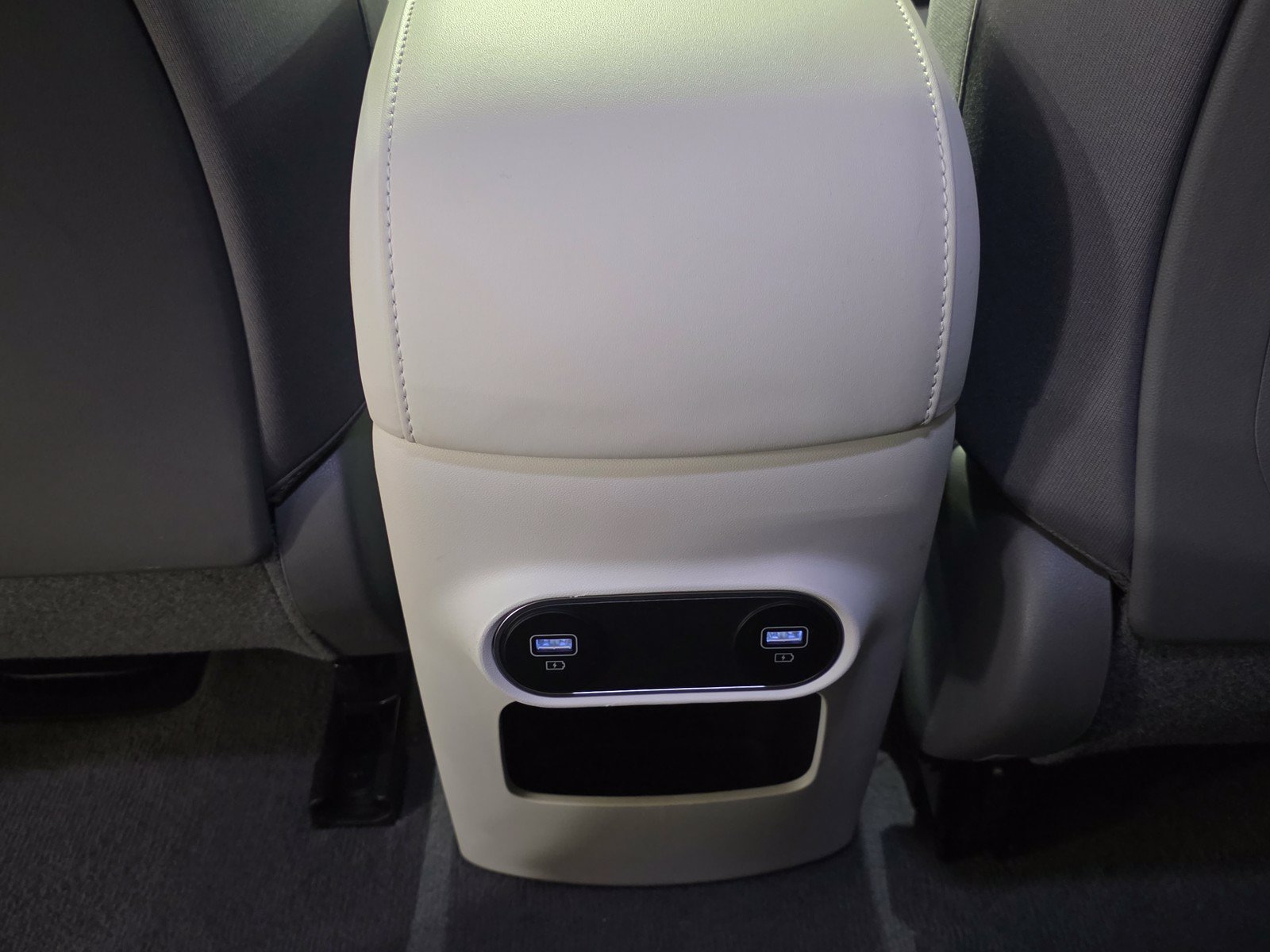 Used 2024 Digital Teal Hyundai SEL image 16