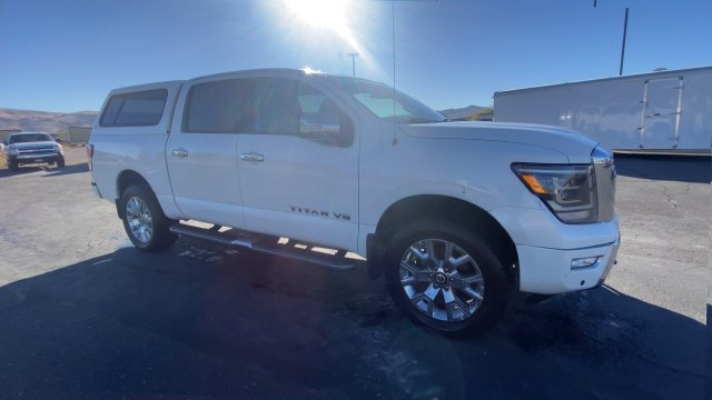 Used 2020 White Nissan Crew Cab SL 4x4 image 2