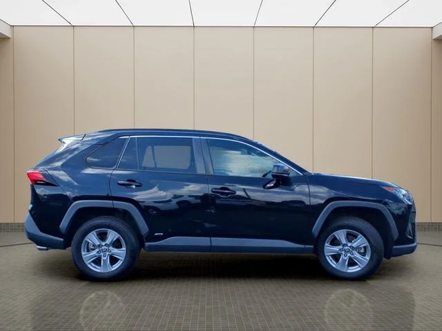 Used 2022 Black Toyota LE image 5
