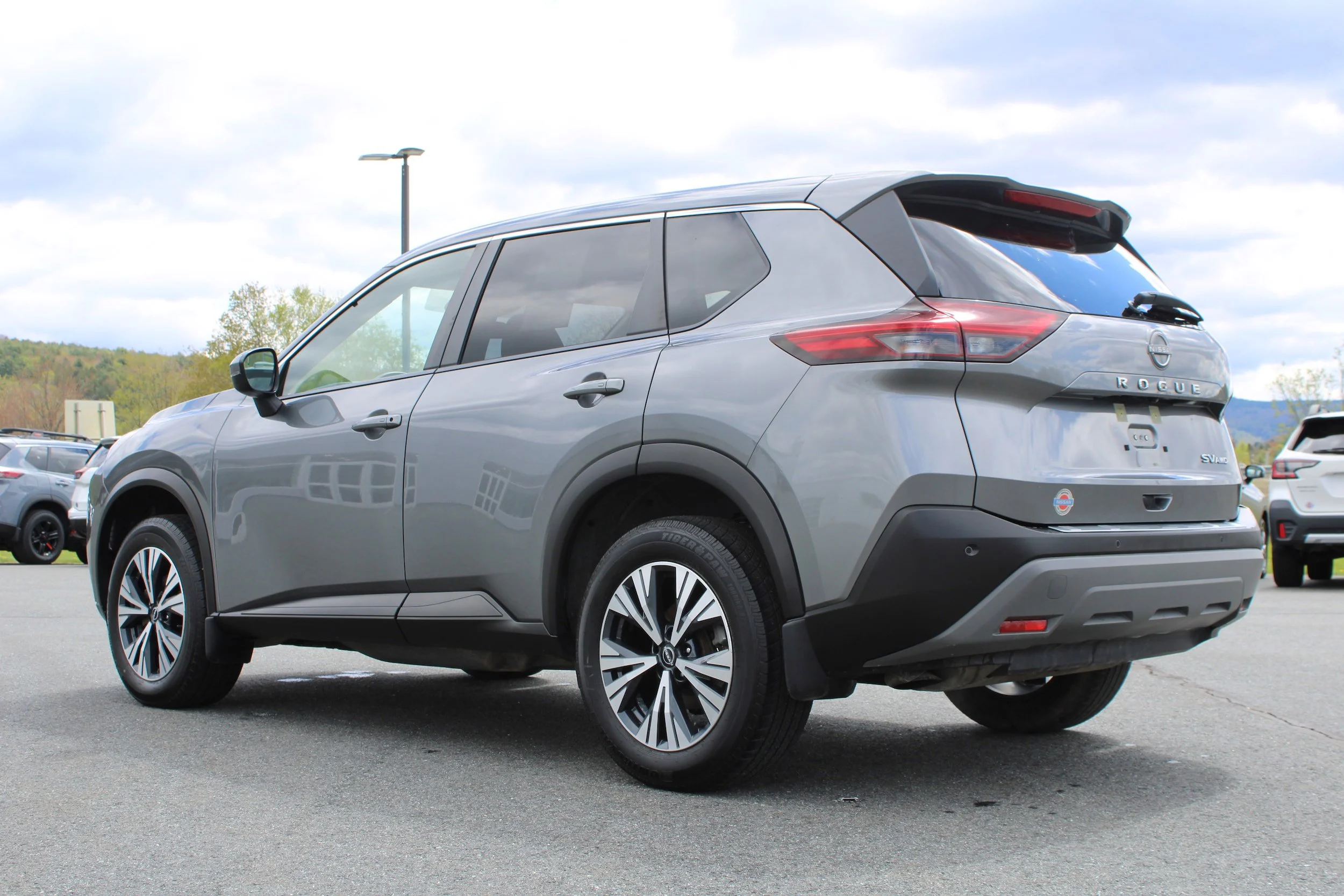 Used 2023 Gun Metallic Nissan SV image 4