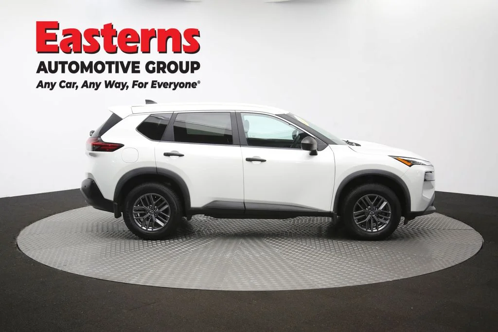 Used 2023 White Nissan S image 40