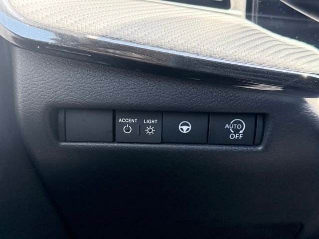 New 2026 Aspen White TriCoat / Super Black Two-tone Nissan SR image 19