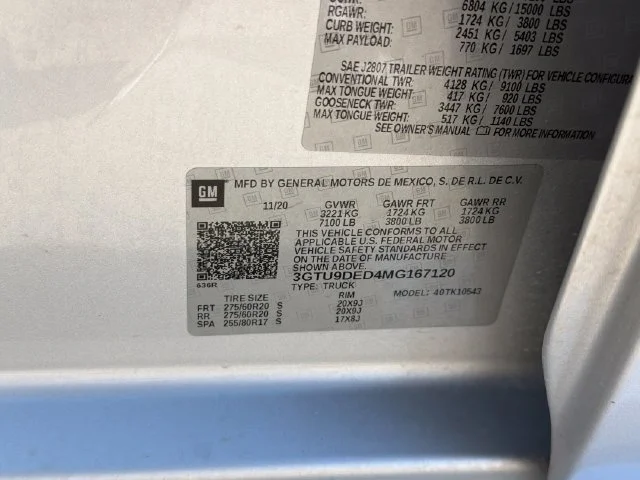Used 2021 Silver GMC SLT image 30