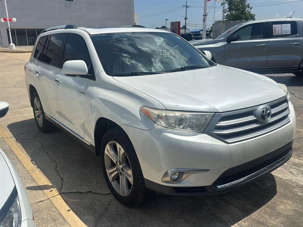 Used 2012 Blizzard Pearl Toyota Limited image 2