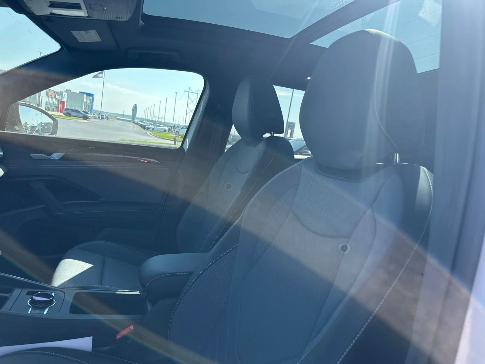 New 2026 White/off-white Volkswagen 2.0T SE R-Line Black image 11