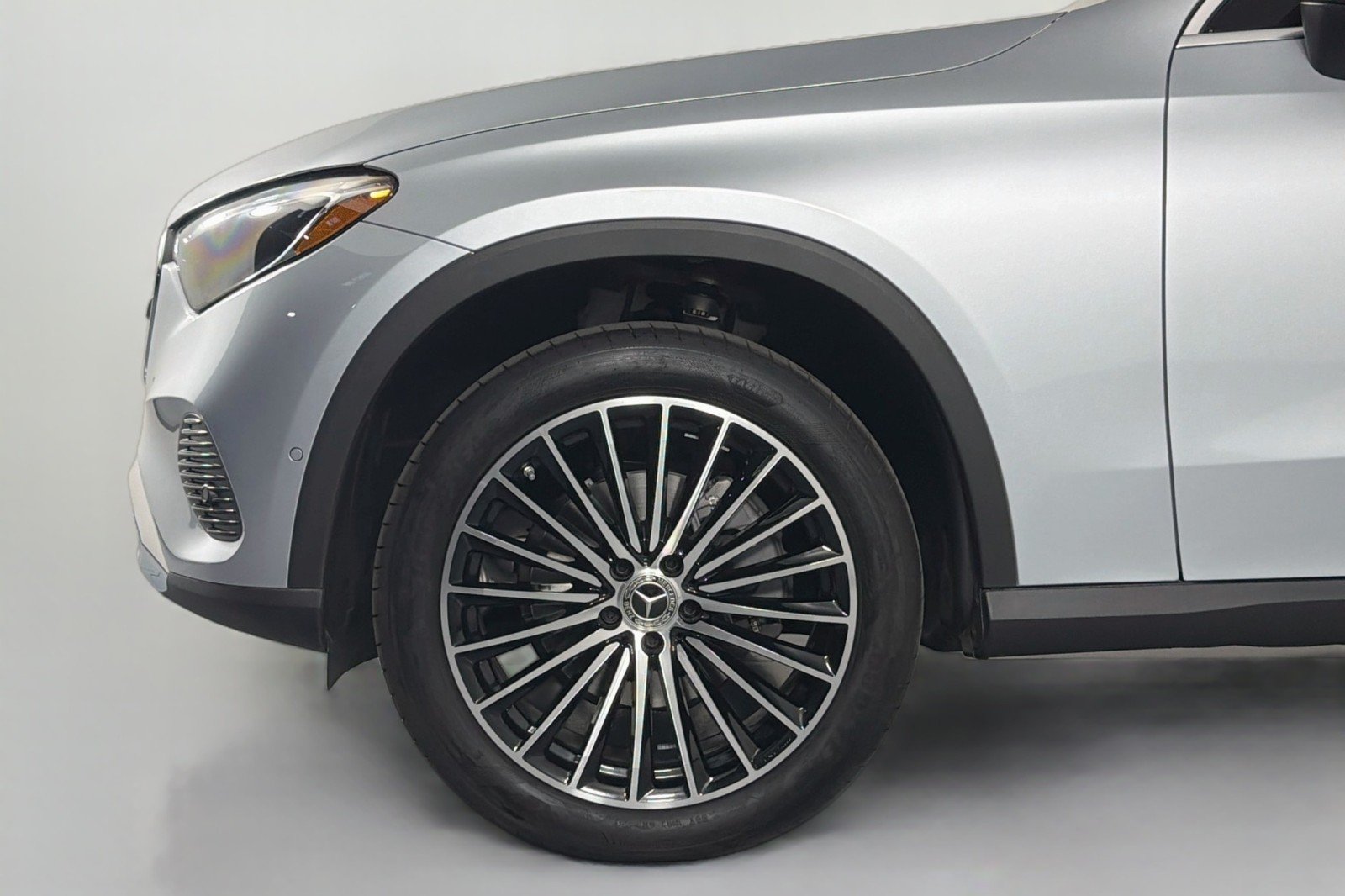 New 2026 Cirrus Silver Metallic Mercedes-Benz GLC 300 SUV image 9