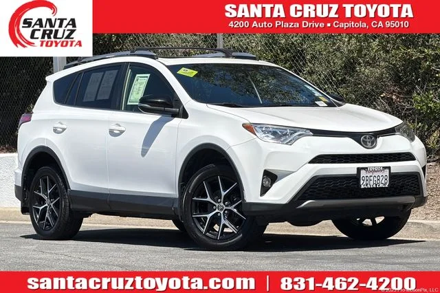 2017 Toyota RAV4 SE AWD's photo