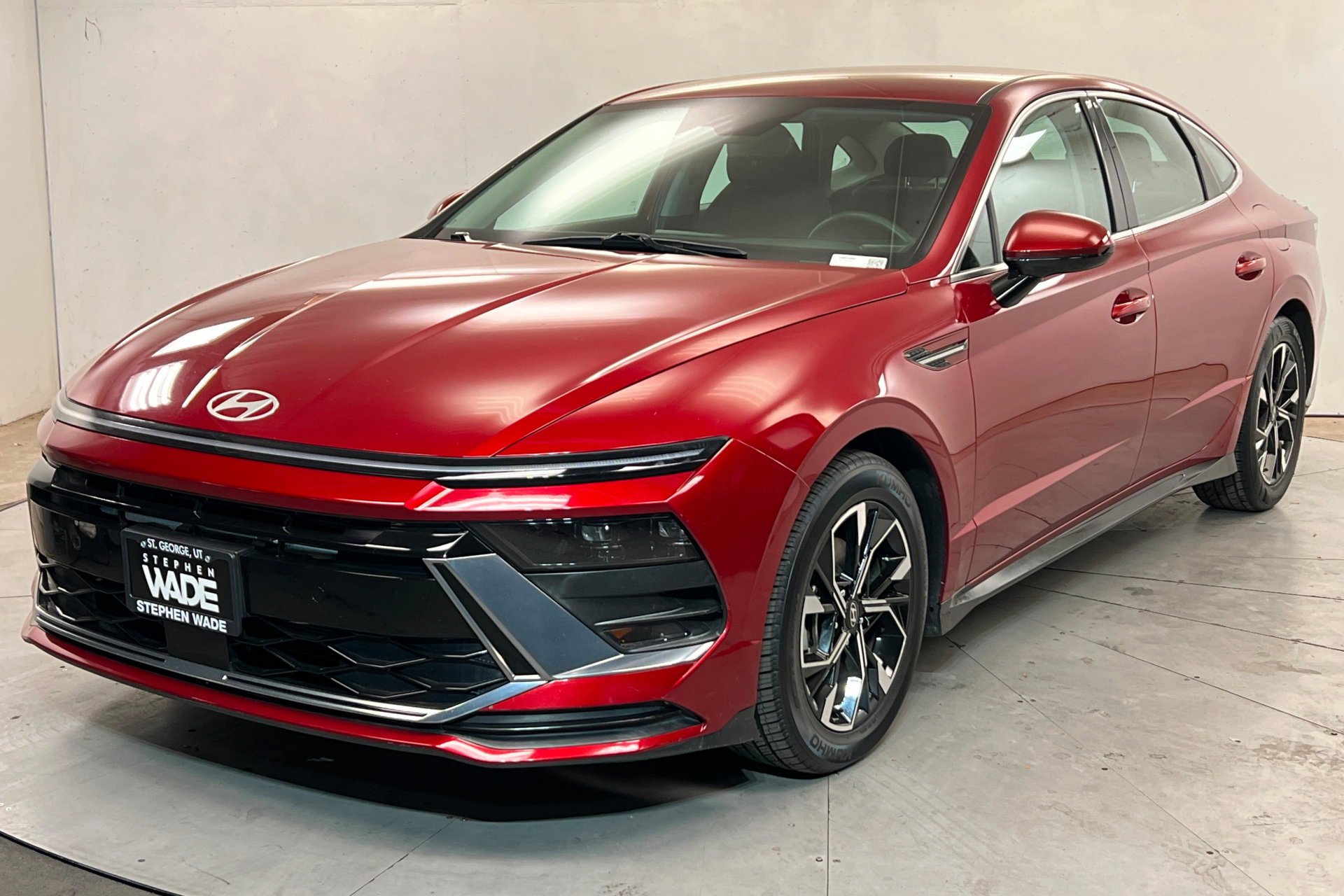 Used 2024 Ultimate red Hyundai SEL image 1