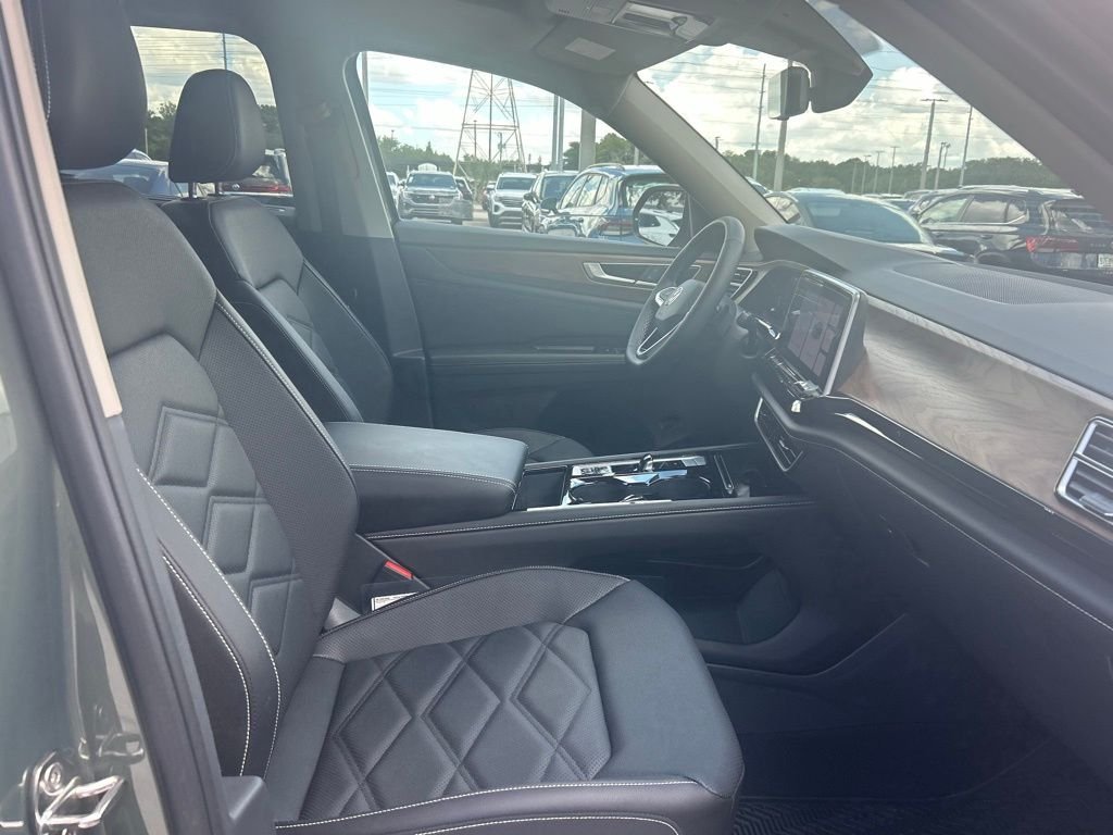 New 2026 Green Volkswagen 2.0T SE w/Technology image 33