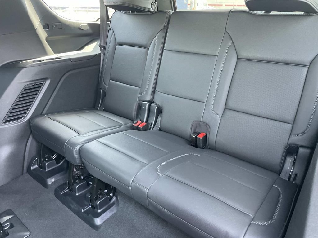 2025 GMC Yukon Denali - Photo 27