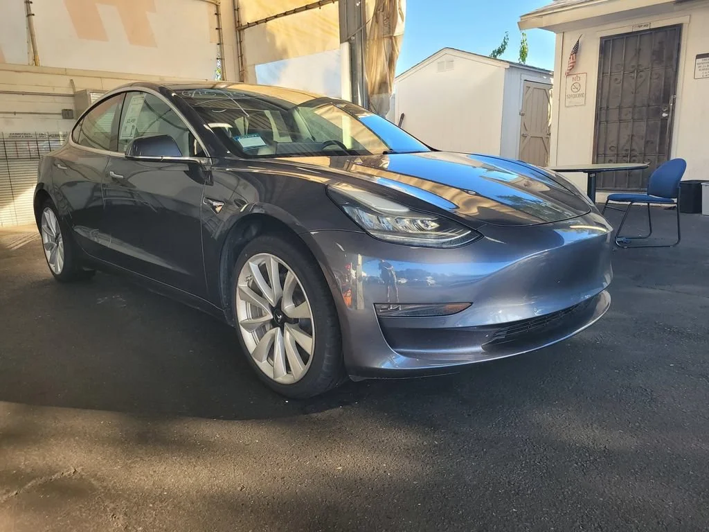 2020 Tesla Model 3 Standard Range Plus's photo