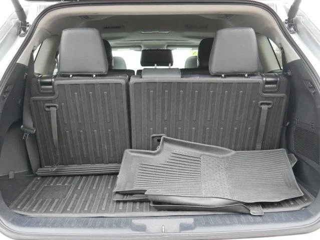 Used 2024  Toyota  image 5