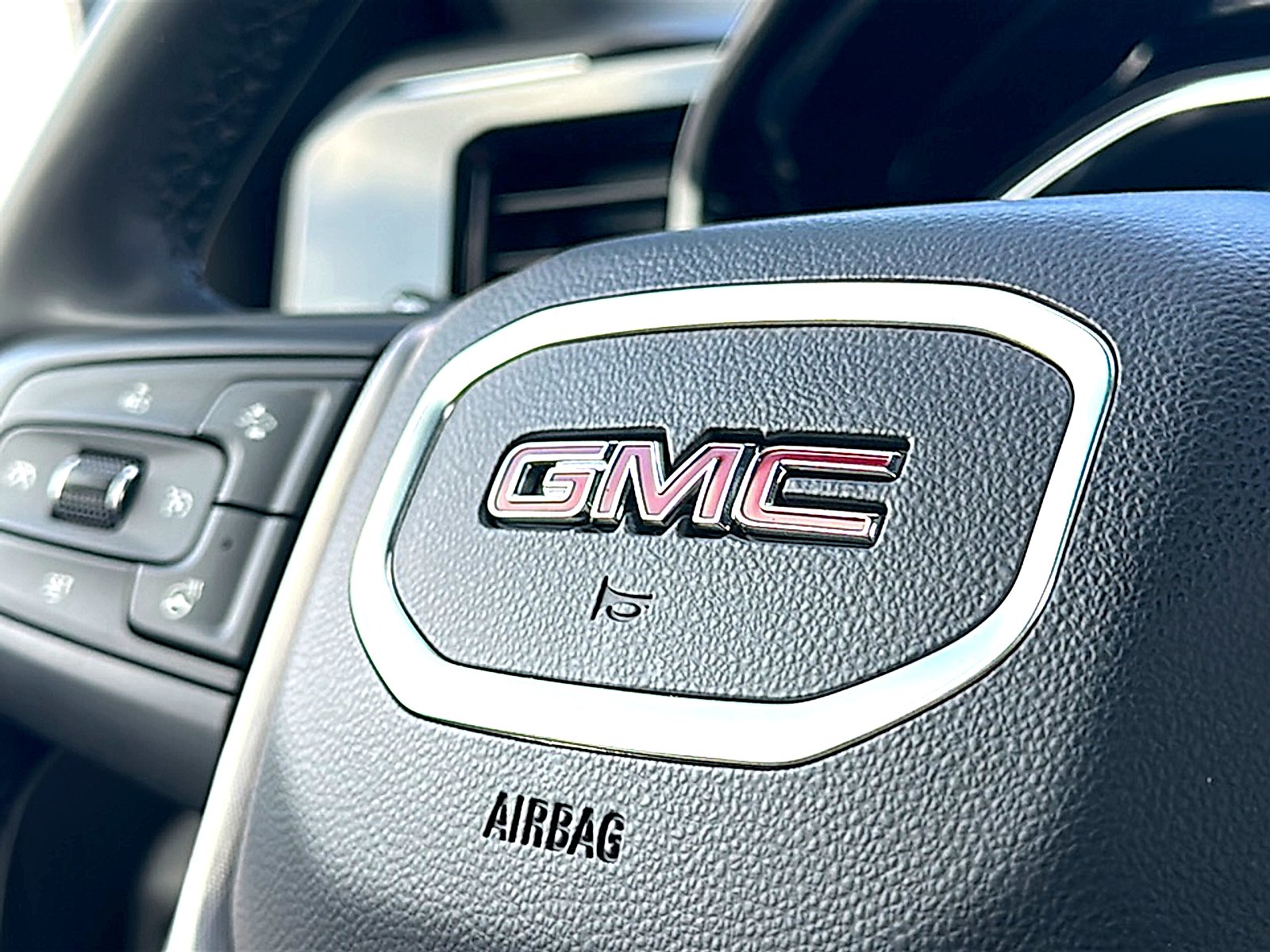 Used 2025 Titanium Rush Metallic GMC Elevation image 31